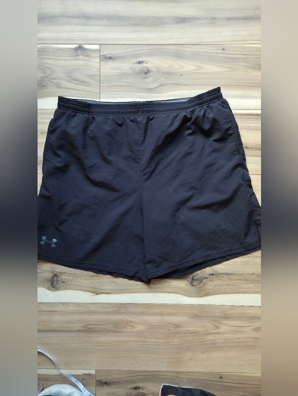 Under Armour HeatGear Athletic Shorts Womens Size Medium Black Training